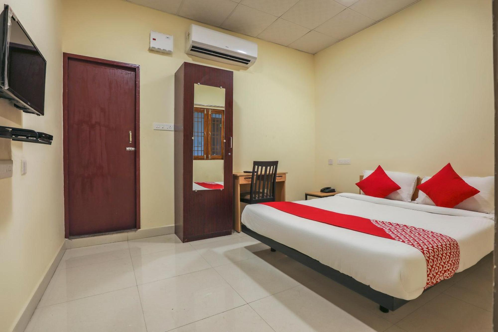 Hotel O Om Sakthi Hotel Puducherry Zewnętrze zdjęcie